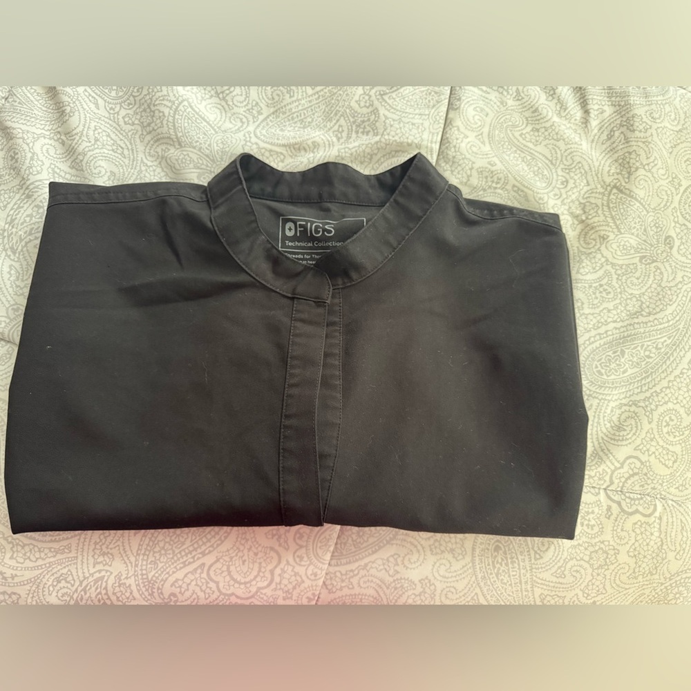 FIGS OVERSIZED BLACK MANDARIN SCRUB TOP SIZE XL